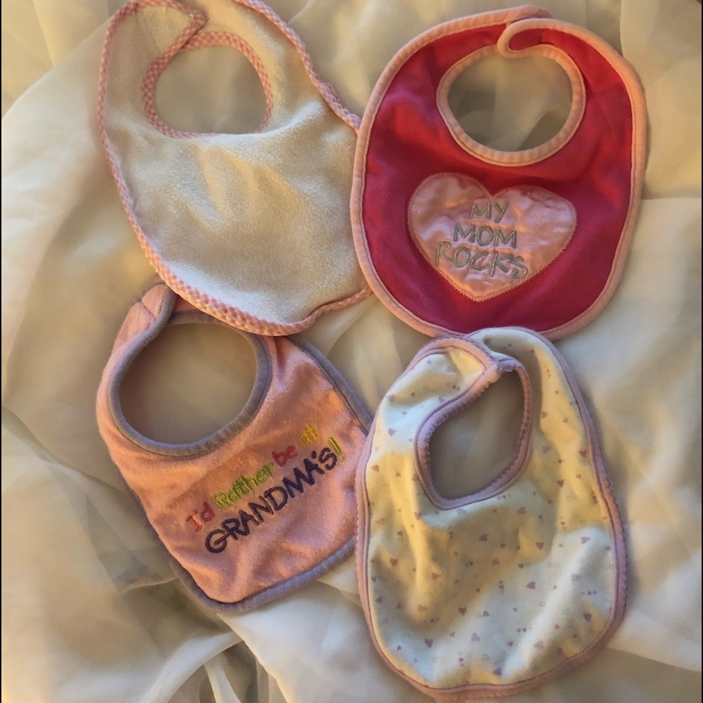 ‼️FREE or $5‼️ Baby 👶🏻 Bibs